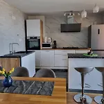 Apartment Luxury 4 Star, Amazing View With Free Parking *