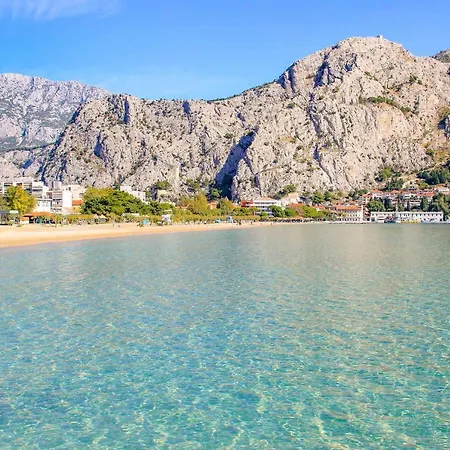 Luxury 4 Star, Amazing View With Free Parking Omis