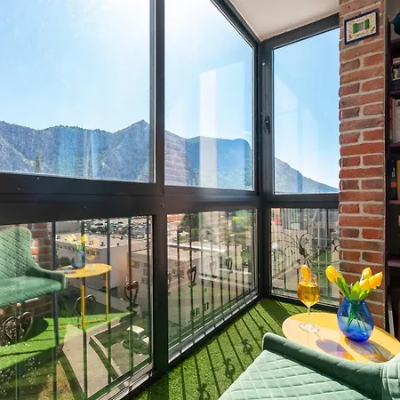 Luxury 4 Star, Amazing View With Free Parking Omis