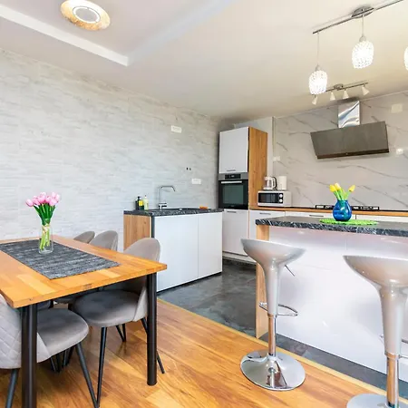 Luxury 4 Star, Amazing View With Free Parking Apartmán