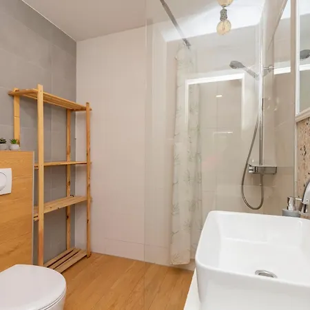 Apartment Luxury 4 Star, Amazing View With Free Parking