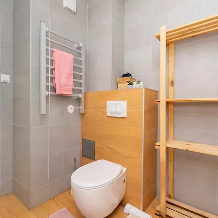 Luxury 4 Star, Amazing View With Free Parking Apartment *