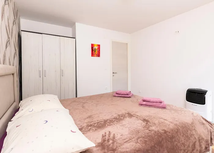 Luxury 4 Star, Amazing View With Free Parking *