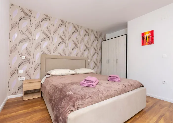 Luxury 4 Star, Amazing View With Free Parking *